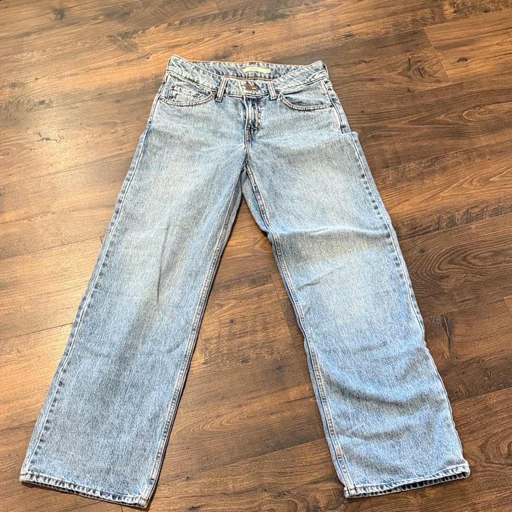 Classic Light Wash Levi Jeans